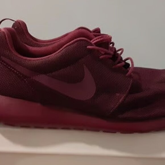 Nike Roshe One - Villian Red Colorway - Size 14 - Picture 3 of 4
